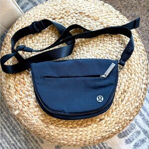 lululemon All Night Festival bag - black